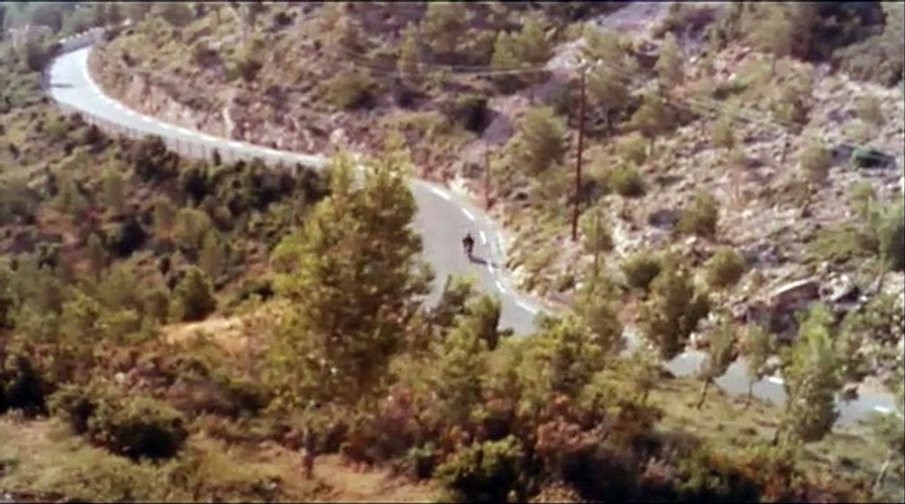 Dans tes bras Bande-annonce VF