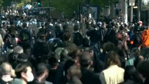 Miles de personas salen a las calles en París contra el posible acceso de Le Pen al Elíseo