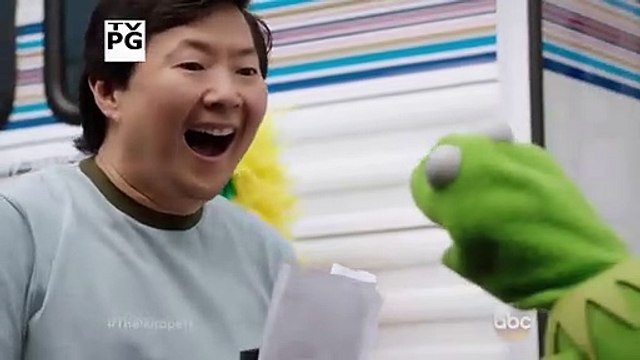 The Muppets - TEASER VO Kermit est distrait