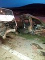 Minibüsle çarpışan otomobil ikiye bölündü: 2 ölü, 2 ağır yaralı