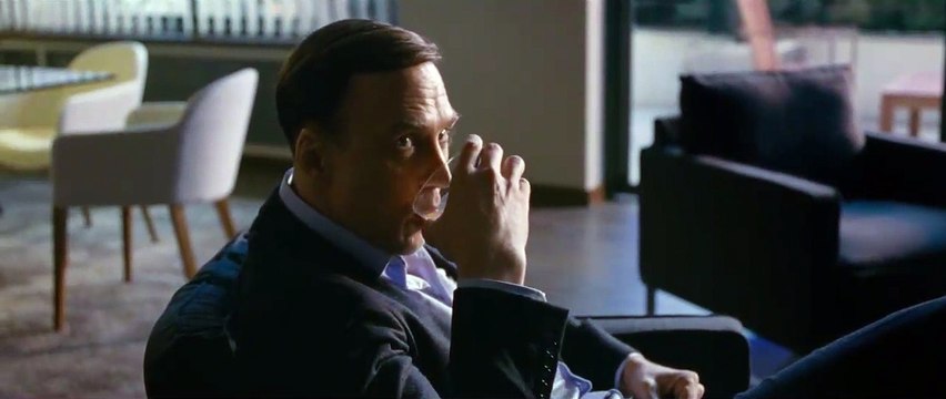 Personal Shopper - EXTRAIT VOST Vous faites quoi à Paris ?