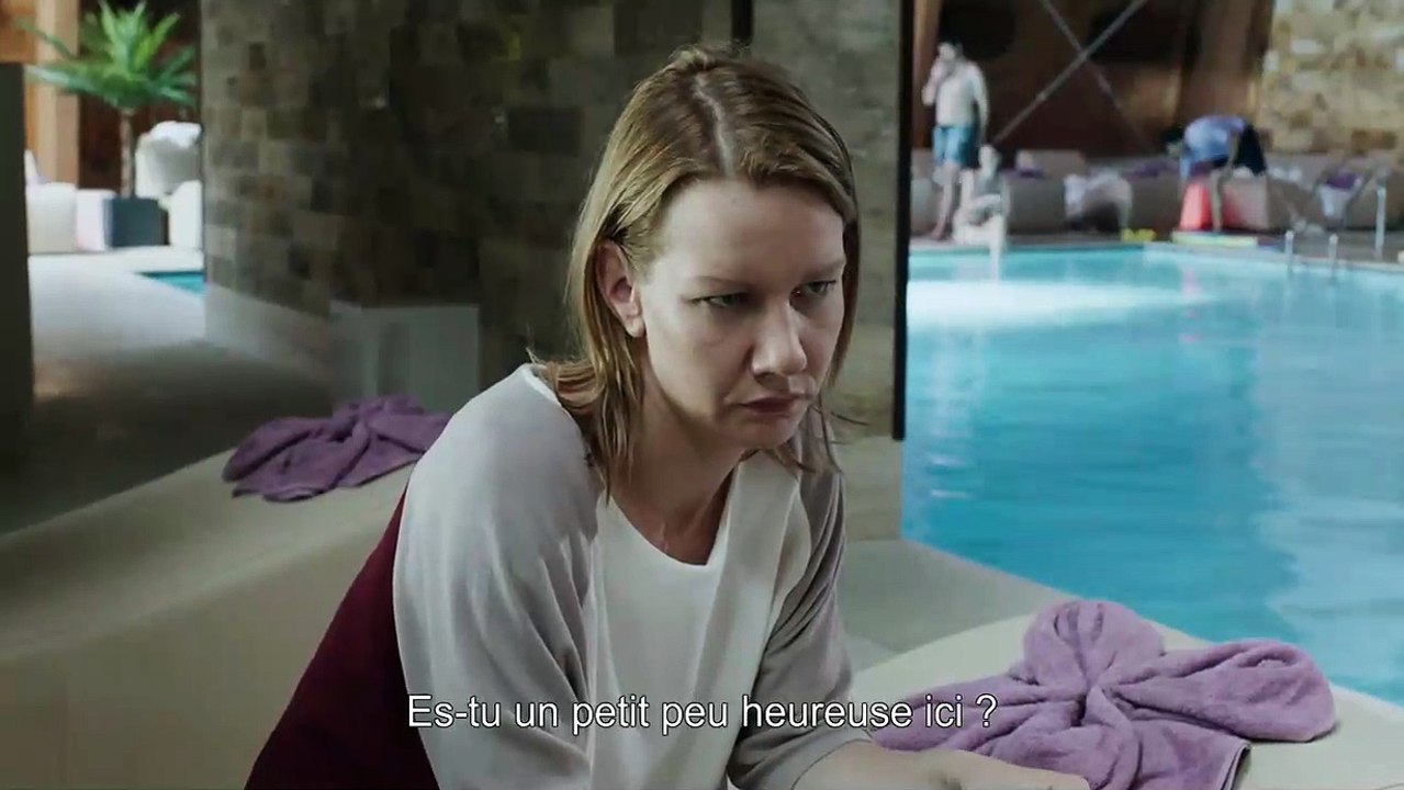 Toni Erdmann - EXTRAIT 'Tu es heureuse ici ?'