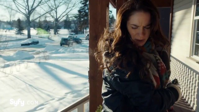 Wynonna Earp - saison 2 Bande-annonce (3) VO