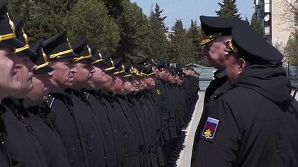 Rússia divulga vídeo que mostra supostos resgatados de navio afundado