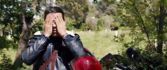 Lola Pater Bande-annonce VF