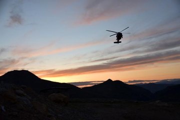 Son dakika: Vali Şahin, Eren Kış-34 operasyon bölgesinde helikopterden incelemelerde bulundu
