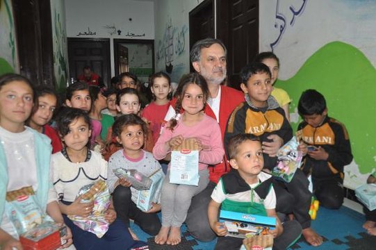 TÜRK KIZILAY, DÜNYA YETİMLER GÜNÜ'NDE SURİYE'DEKİ YETİMLERİ SEVİNDİRDİ