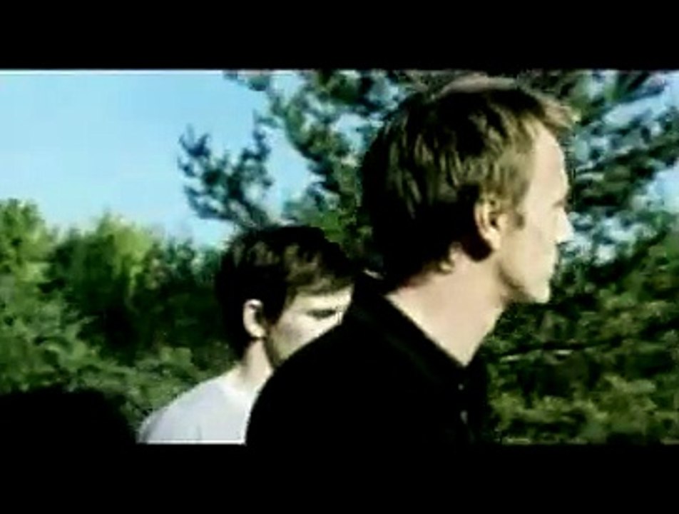 Un Camion en réparation Extrait vidéo VF