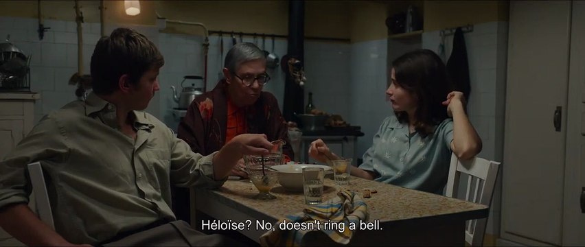 Une jeune fille qui va bien EXTRAIT VF A table