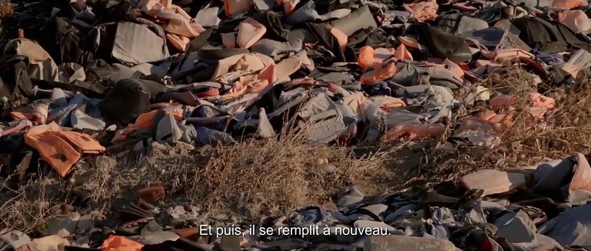 Bigger Than Us EXTRAIT VO Le Cimetière des gilets de sauvetage