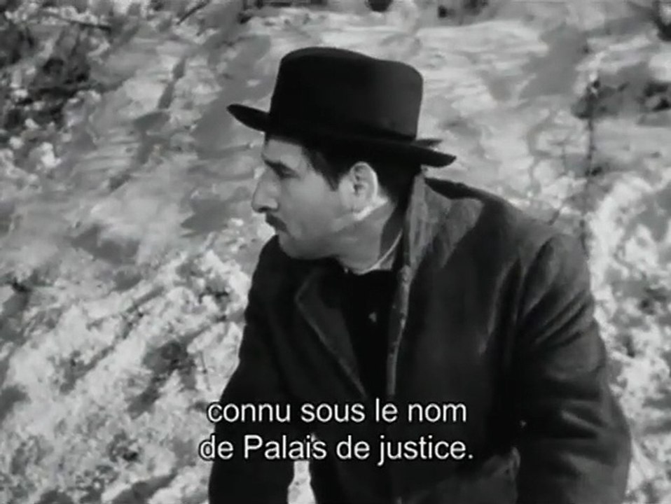 Le Manteau Extrait vidéo VO