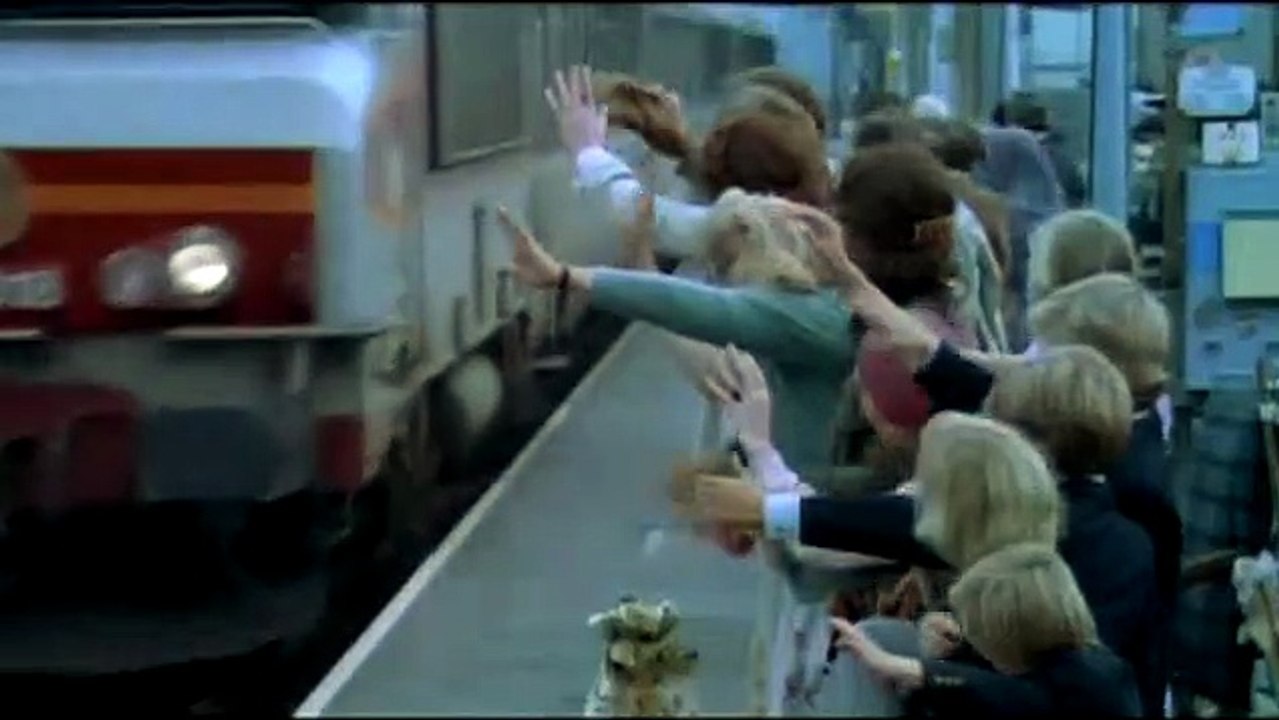 Les Aristos Bande-annonce VF