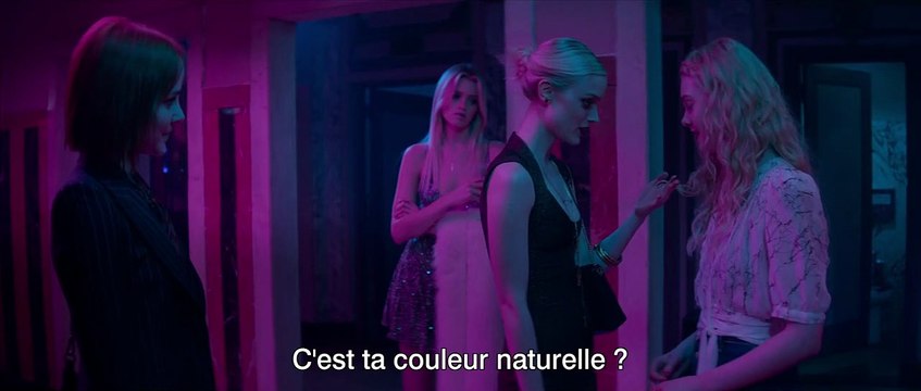 The Neon Demon - EXTRAIT VOST Avec qui tu baises ?