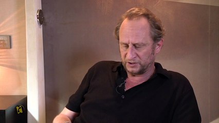 Non, Benoit Poelvoorde ne prend pas sa retraite !