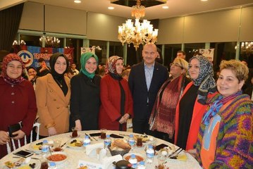 İçişleri Bakanı Soylu, Trabzonlu hemşehrileriyle sahurda buluştu