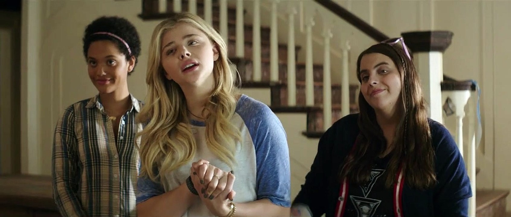 Nos pires voisins 2 - EXTRAIT VF "Teddy rencontre les Kappa Nu"