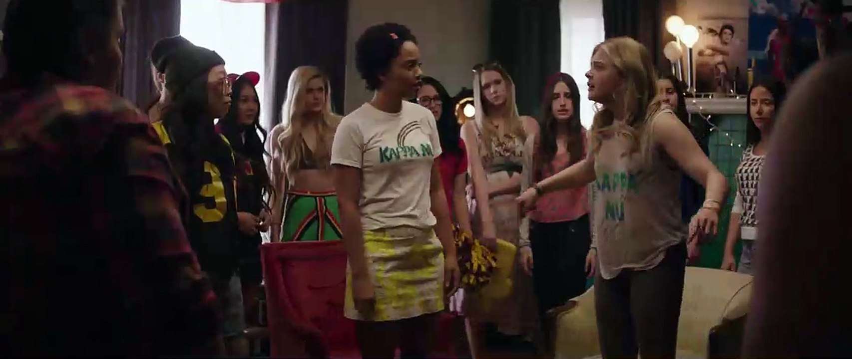 Nos pires voisins 2 - EXTRAIT VOST "Nous sommes des soeurs"