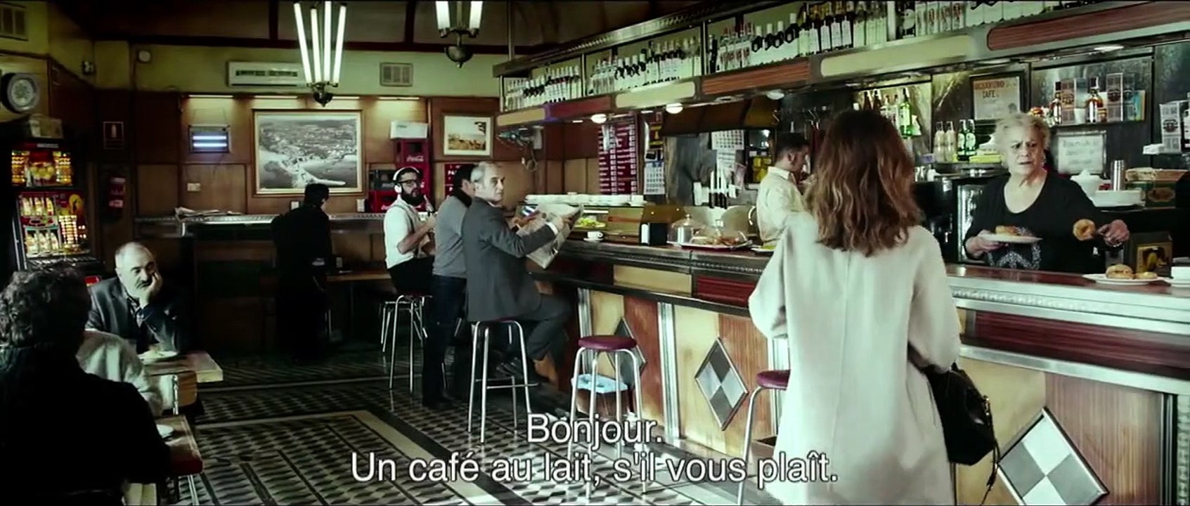 Pris au piège EXTRAIT VO "Arrivée au bar"