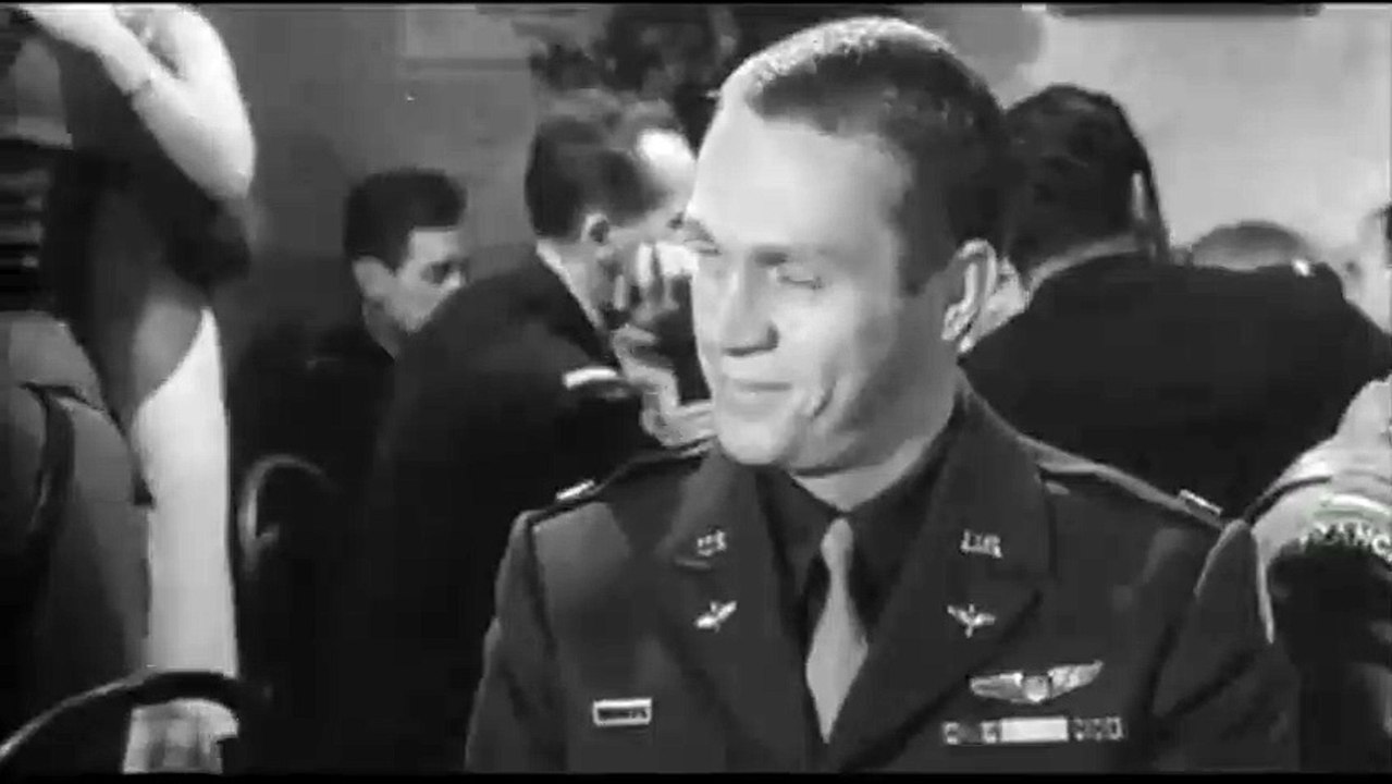 L'Homme qui aimait la guerre Bande-annonce VO