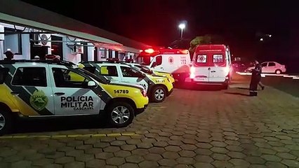 Rapaz que sofre esquizofrenia agride avô a paulada no Julieta Bueno; após prisão indivíduo entra em surto e é socorrido pelo SAMU