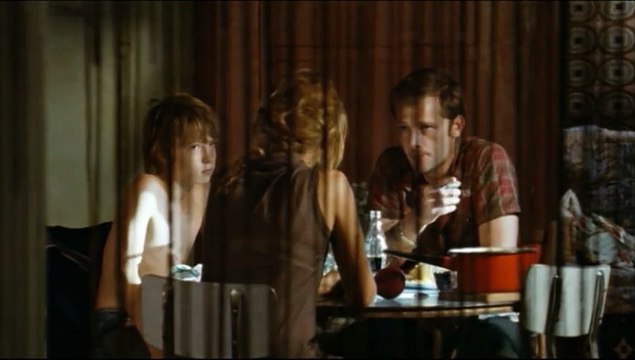 La Blonde aux seins nus Extrait vidéo (3) VF