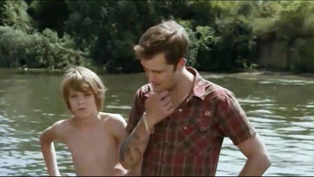 La Blonde aux seins nus Extrait vidéo (4) VF
