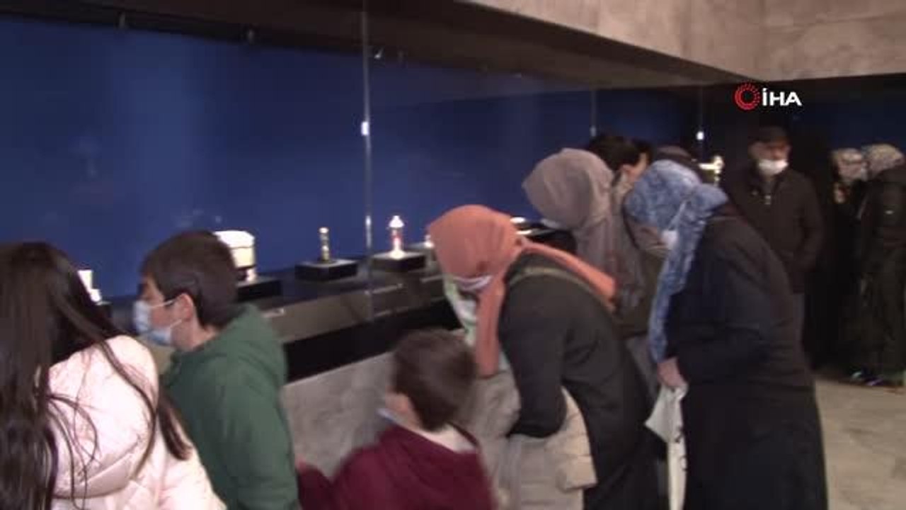 İslam Medeniyetleri Müzesi'nde kutsal emanetlere yoğun ilgi
