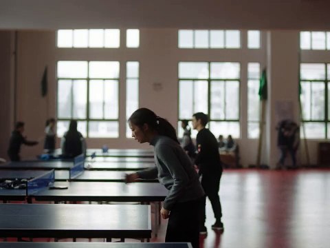 She Runs - EXTRAIT VO Ping-pong