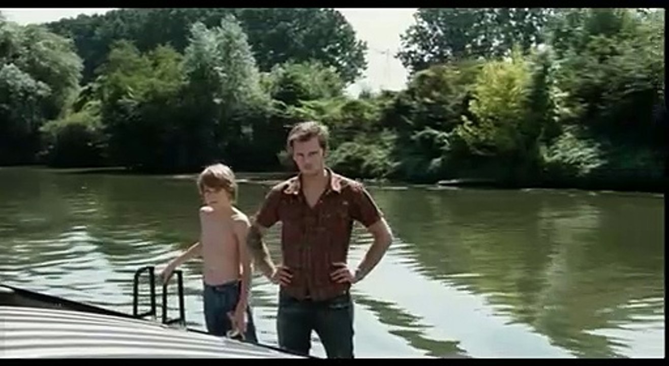 La Blonde aux seins nus Bande-annonce VF