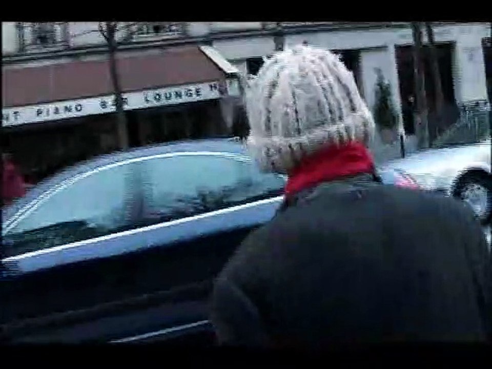 La Vie est une goutte suspendue Extrait vidéo (4) VF