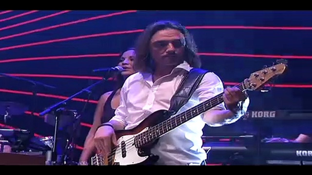 WOLKENFREI — Du Berührst Mein Herz