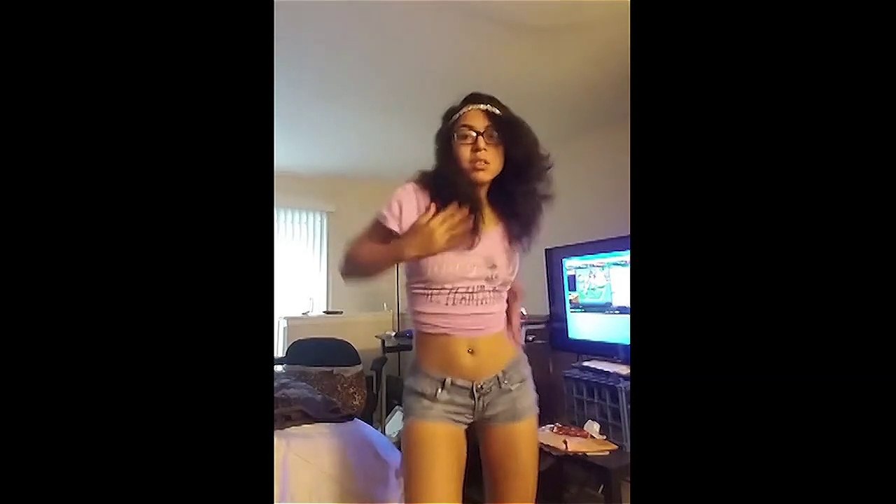 BANANA TWERKING
