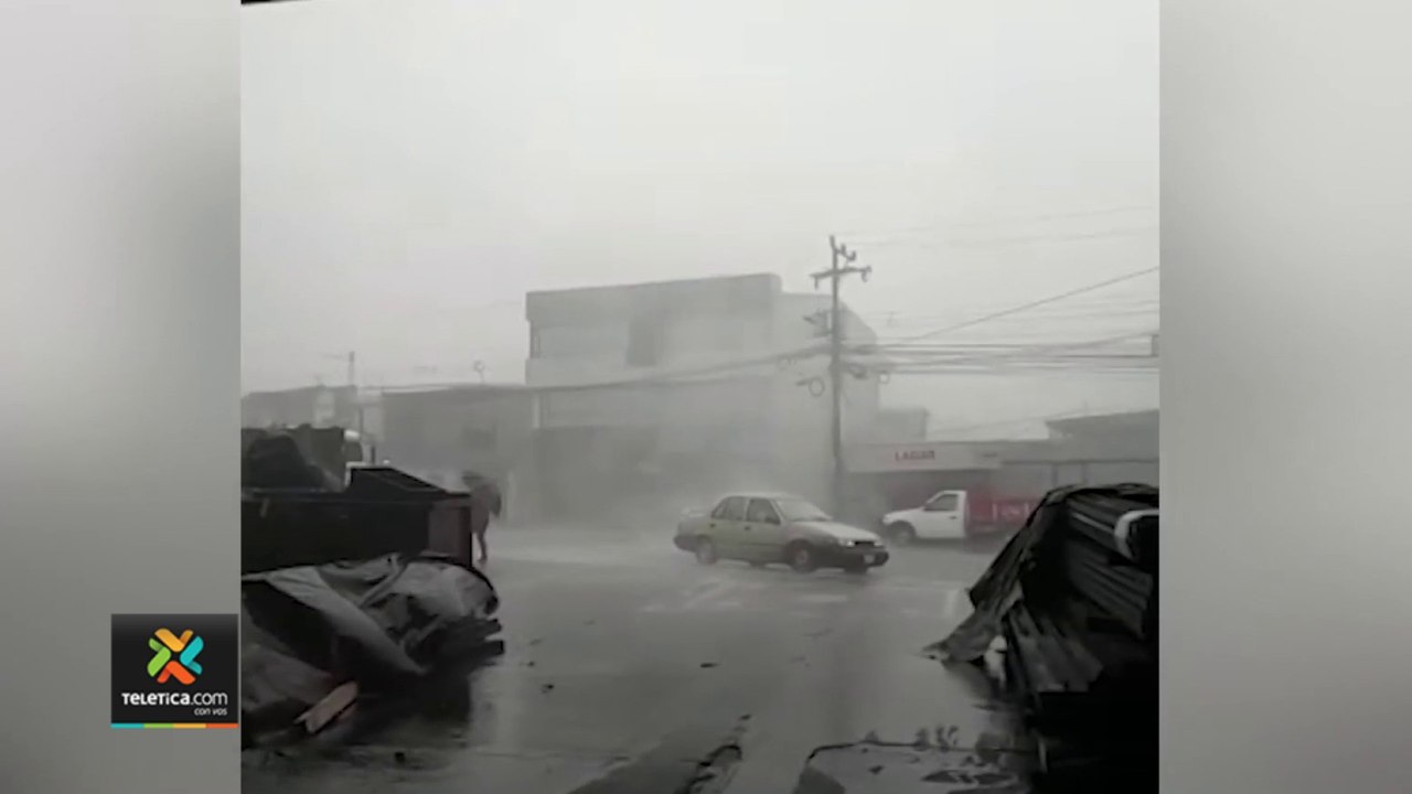 tn7-lluvias-de-este-viernes-colapsaron-alcantarillas-220422