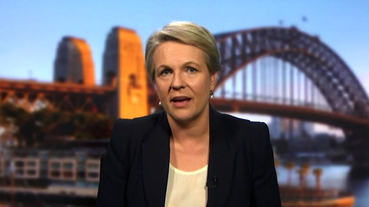 Labor and the Coalition continue clash over Solomon Islands-China security pact