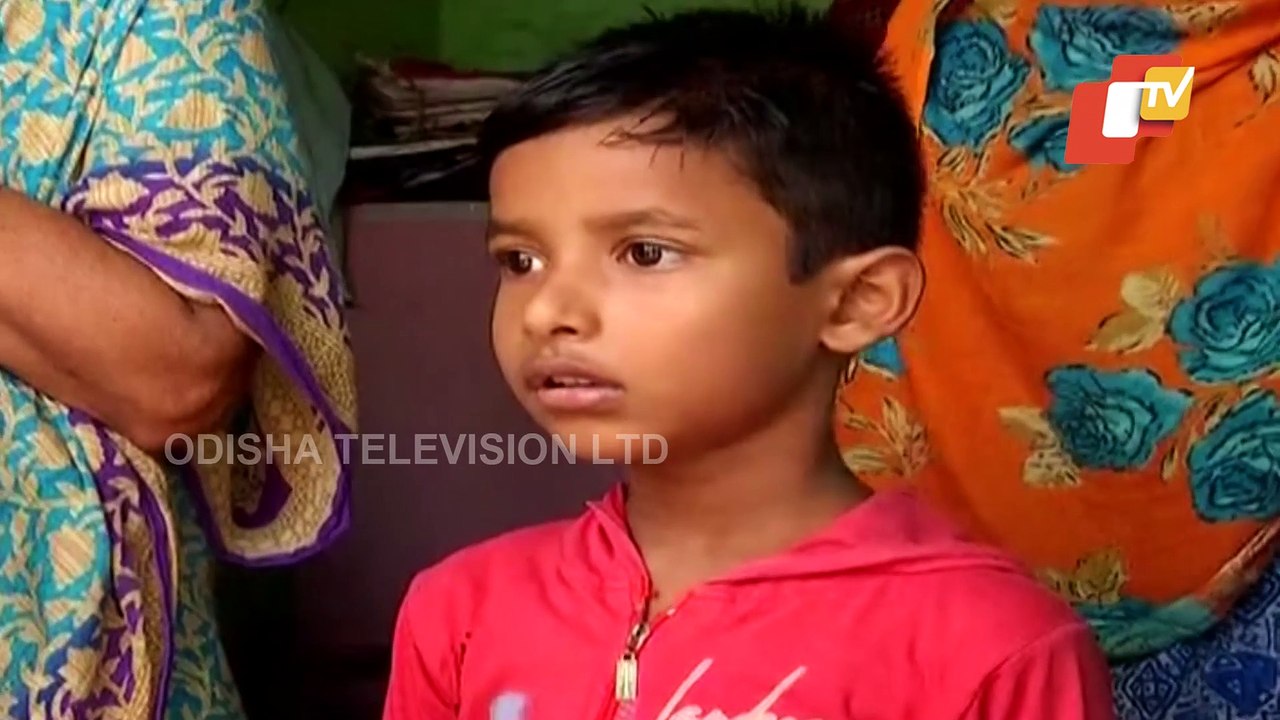 Apana Eka nuhanti-Suhana joined hands ,my friends are going to school, I want to go