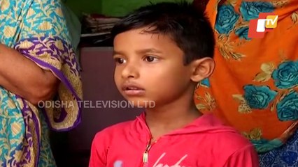 Apana Eka nuhanti-Suhana joined hands ,my friends are going to school, I want to go