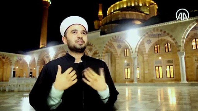 Ganalı Müslümanlar, teravih namazında Osmanlı mimarisiyle dikkati çeken ve ülkenin en büyüğü olan Gana Milli Camisi ve Külliyesi'nde bir araya geliyor.