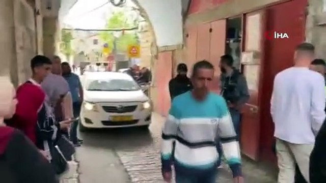 İsrail güçleri Mescid-i Aksa'da Filistinlilere saldırdı: 17 yaralı