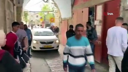 İsrail güçleri Mescid-i Aksa'da Filistinlilere saldırdı: 17 yaralı