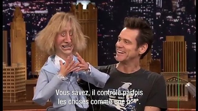 Jim Carrey joue les ventriloques