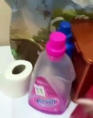 Evine İlk Kez Gittiği Erkeğin Banyosunu Yorumlayan Kadın