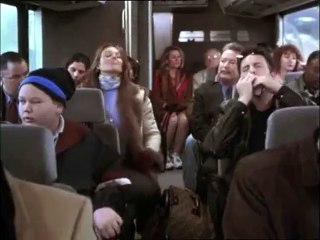 Au service de Sara Bande-annonce VO