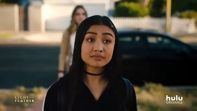 Light as a Feather : le jeu maudit - saison 2 Bande-annonce VO