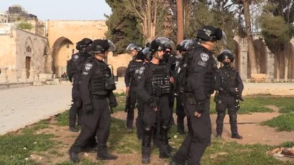 İsrail polisi, sabah baskın düzenlediği Mescid-i Aksa'dan çekildi