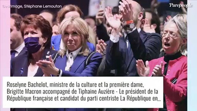 Emmanuel Macron, chemise ouverte et torse poilu : les coulisses de son meeting à Marseille... Brigitte en retrait