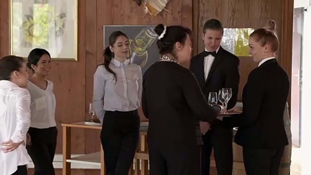 Les Petits Maîtres du Grand hôtel EXTRAIT VF "Plateaux"