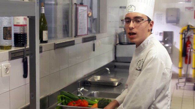 Les Petits Maîtres du Grand hôtel EXTRAIT VF Oui chef, bien chef