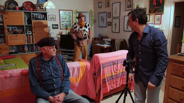 Du bleu, au-dessus des toits Bande-annonce VF