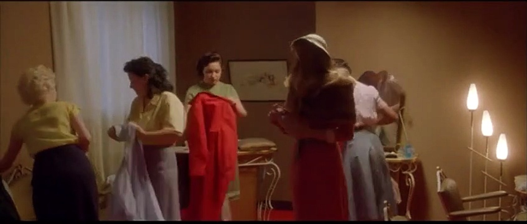 Roses à crédit Extrait vidéo VF