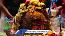 Teenmaar Chandravva Eating Jowar Roti With Devotees At Saleshwaram jathara | V6 News